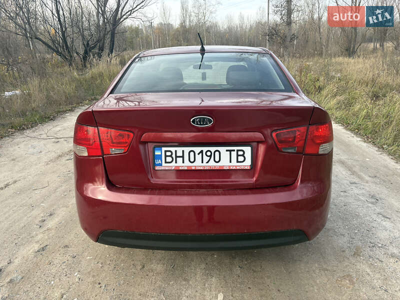 Седан Kia Cerato 2010 в Киеве