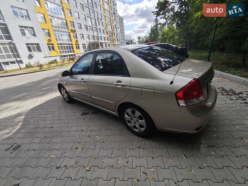 Седан Kia Cerato 2006 в Обухове
