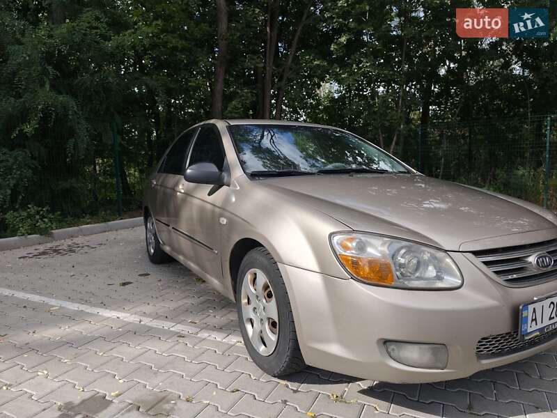 Седан Kia Cerato 2006 в Обухове