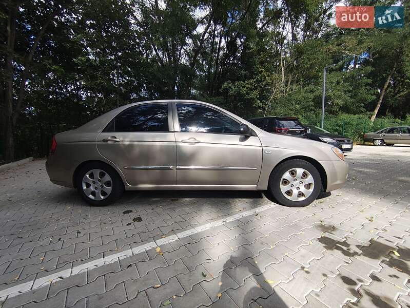 Седан Kia Cerato 2006 в Обухове