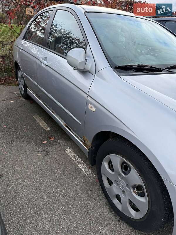 Седан Kia Cerato 2005 в Киеве