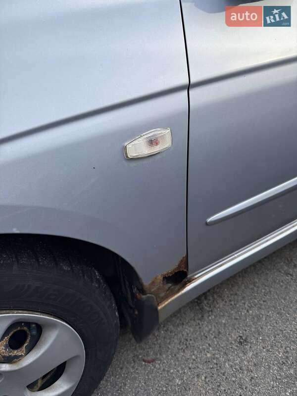 Седан Kia Cerato 2005 в Киеве