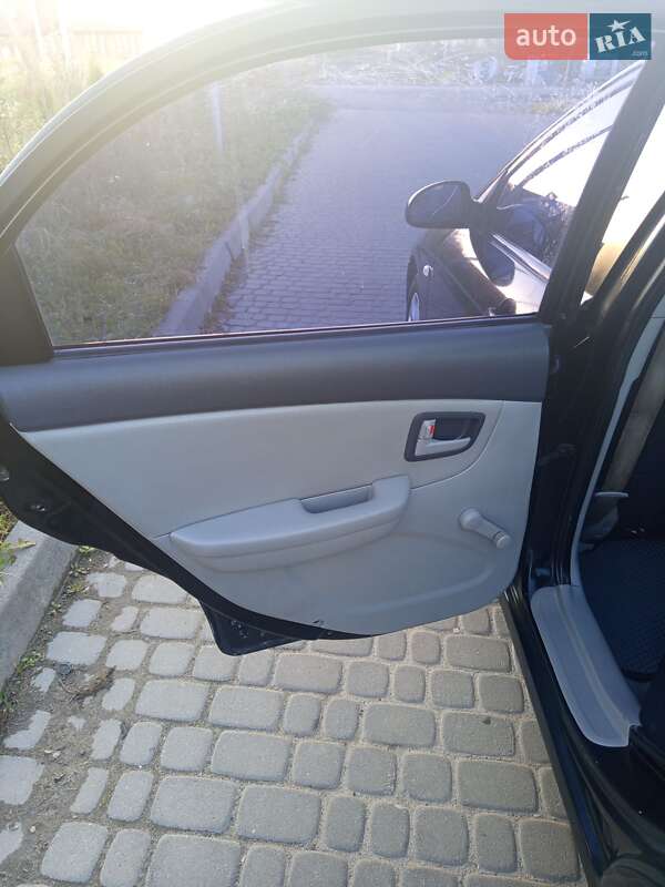 Седан Kia Cerato 2008 в Львове