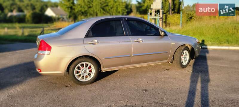 Седан Kia Cerato 2008 в Городке