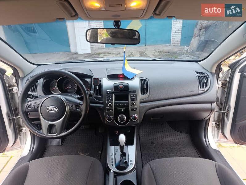 Седан Kia Cerato 2009 в Киеве