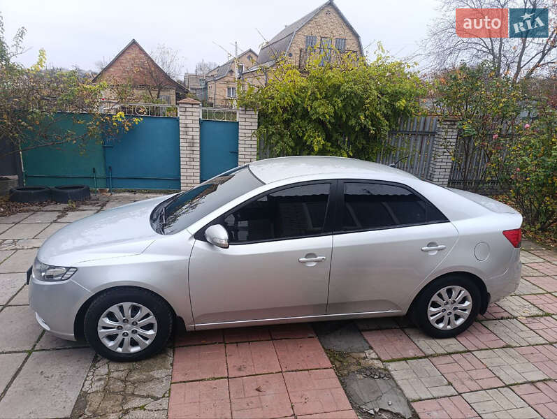 Седан Kia Cerato 2009 в Киеве
