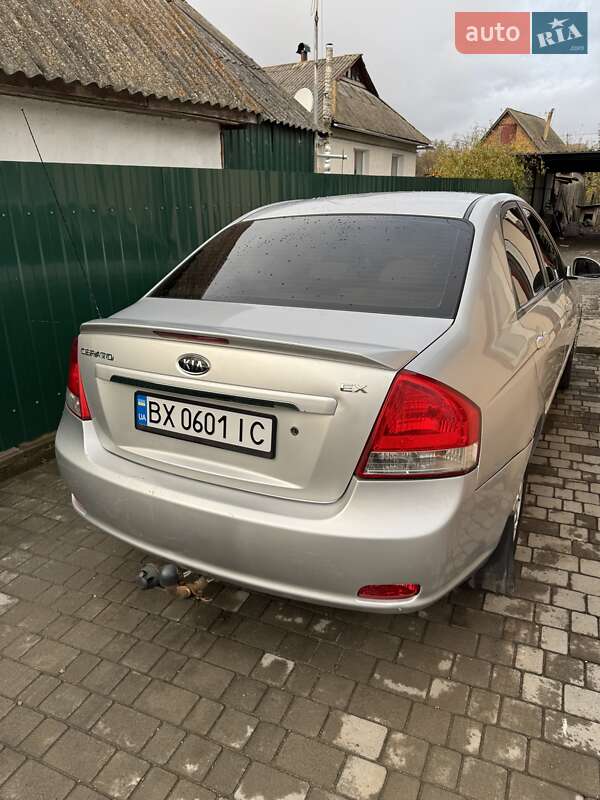 Седан Kia Cerato 2008 в Деражне