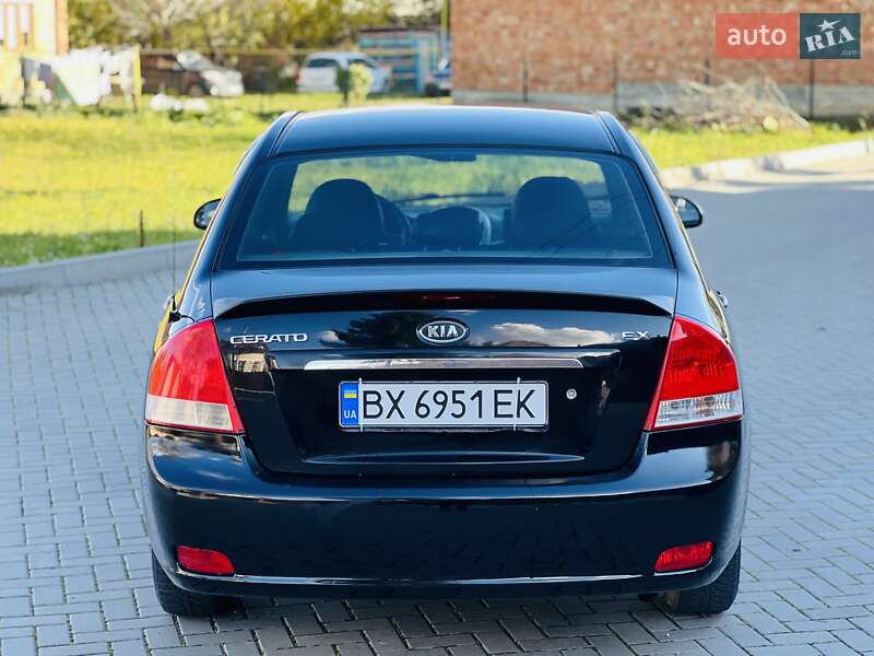 Седан Kia Cerato 2007 в Черновцах