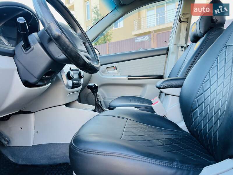 Седан Kia Cerato 2007 в Черновцах