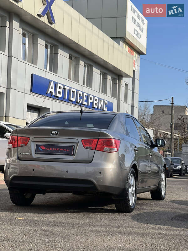 Седан Kia Cerato 2009 в Одессе