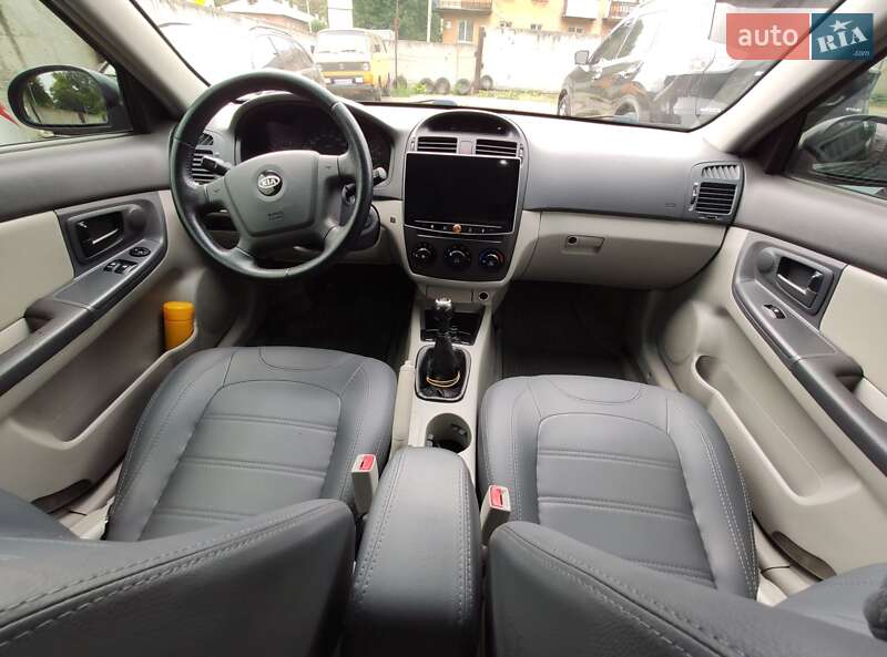 Седан Kia Cerato 2006 в Днепре