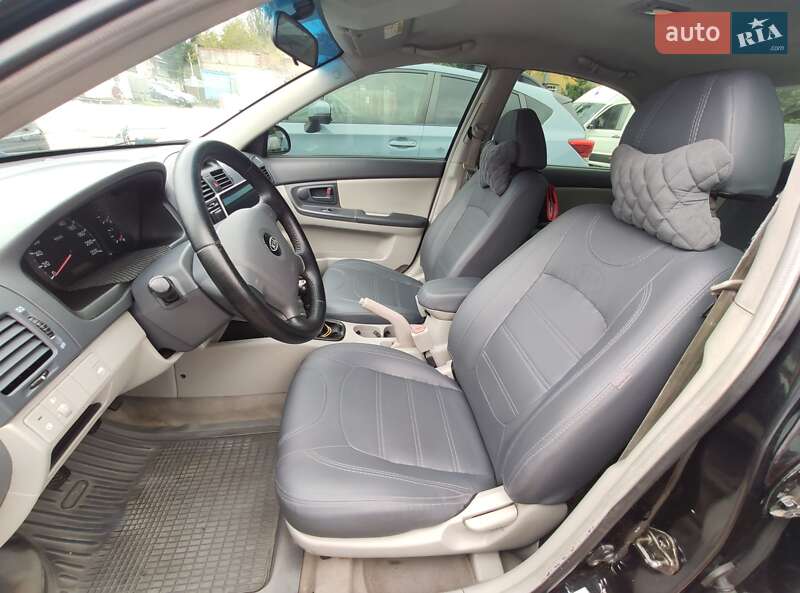 Седан Kia Cerato 2006 в Днепре