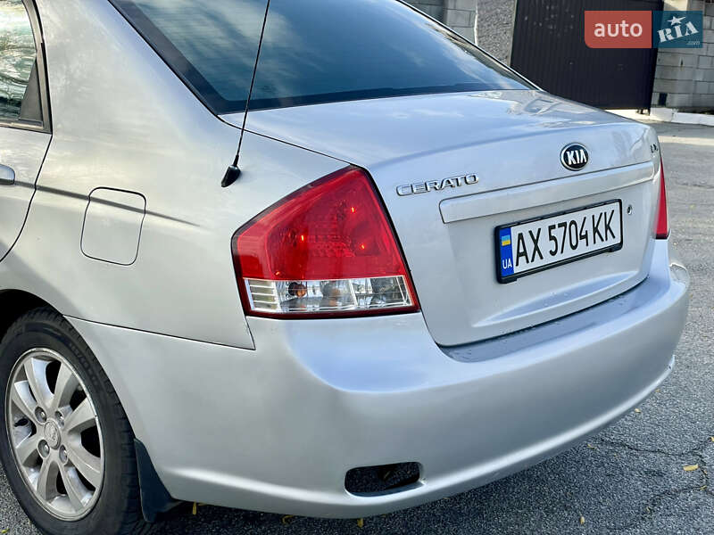 Седан Kia Cerato 2008 в Каменском