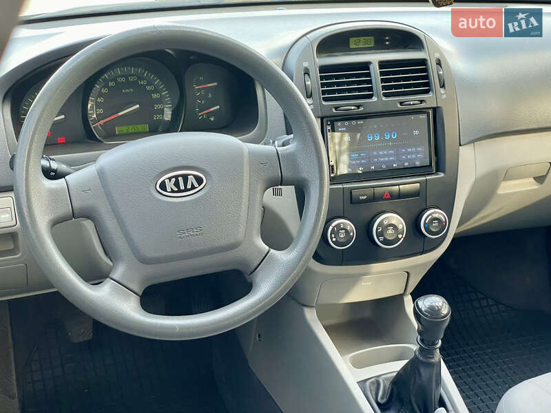 Седан Kia Cerato 2008 в Каменском