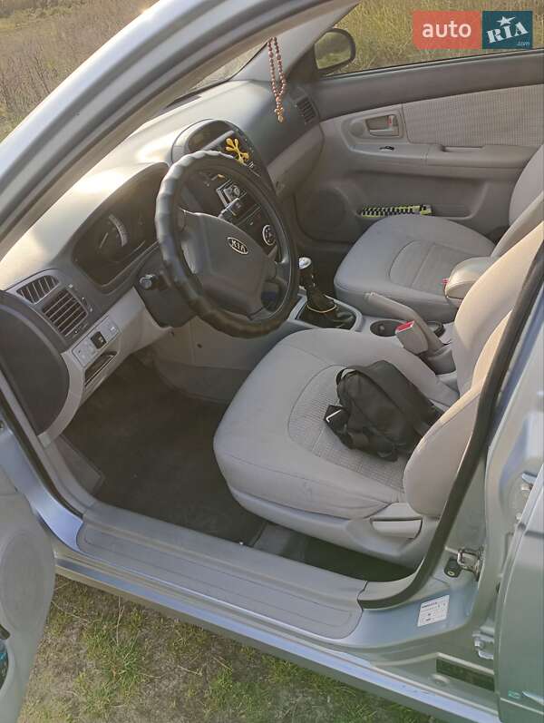 Седан Kia Cerato 2006 в Киеве