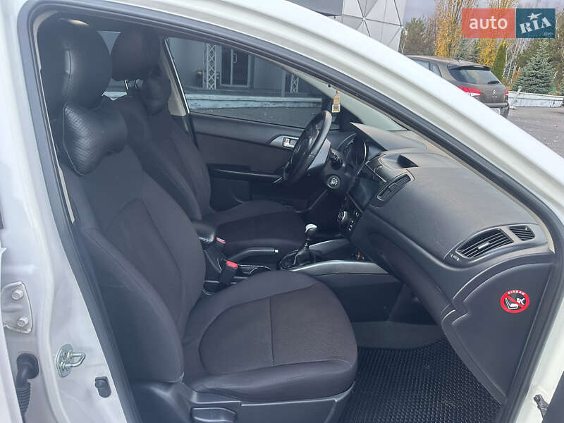 Седан Kia Cerato 2011 в Горишних Плавнях