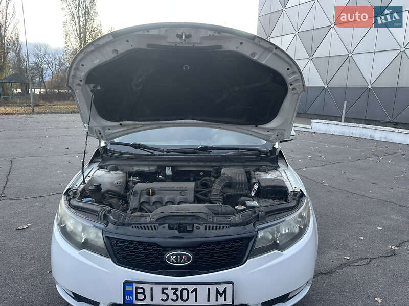 Седан Kia Cerato 2011 в Горишних Плавнях