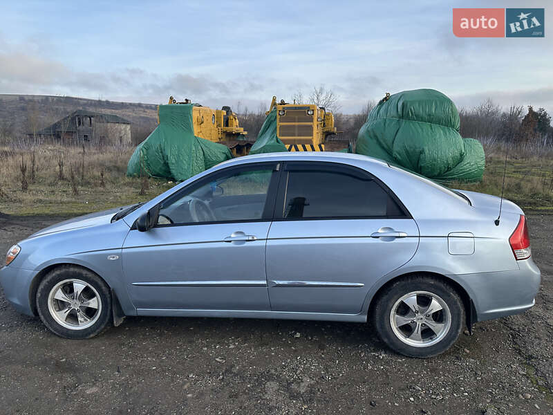 Седан Kia Cerato 2007 в Тлумаче