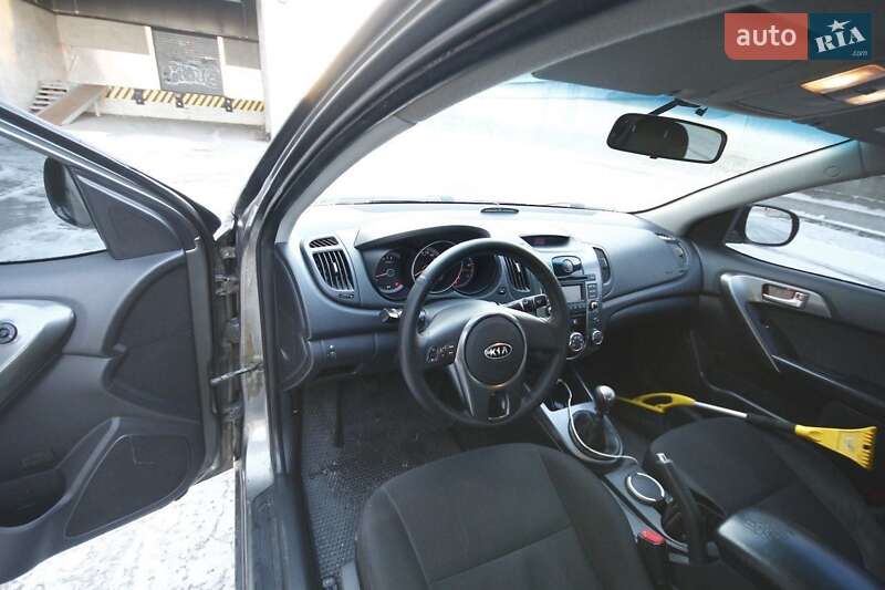 Седан Kia Cerato 2009 в Барышевке