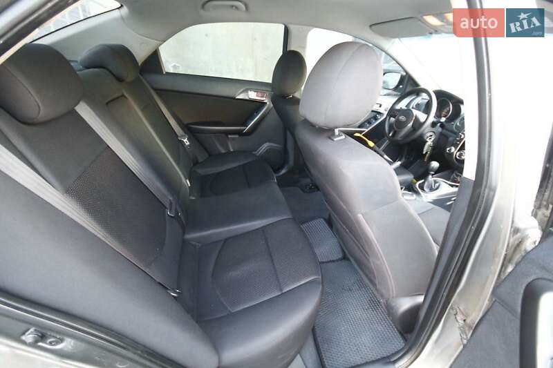 Седан Kia Cerato 2009 в Барышевке