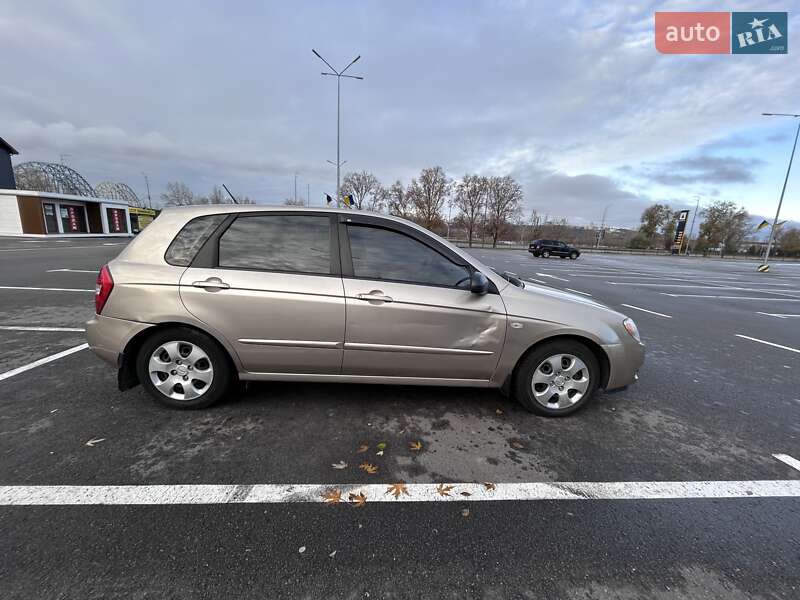 Хэтчбек Kia Cerato 2006 в Киеве