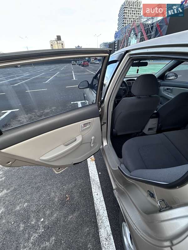 Хэтчбек Kia Cerato 2006 в Киеве
