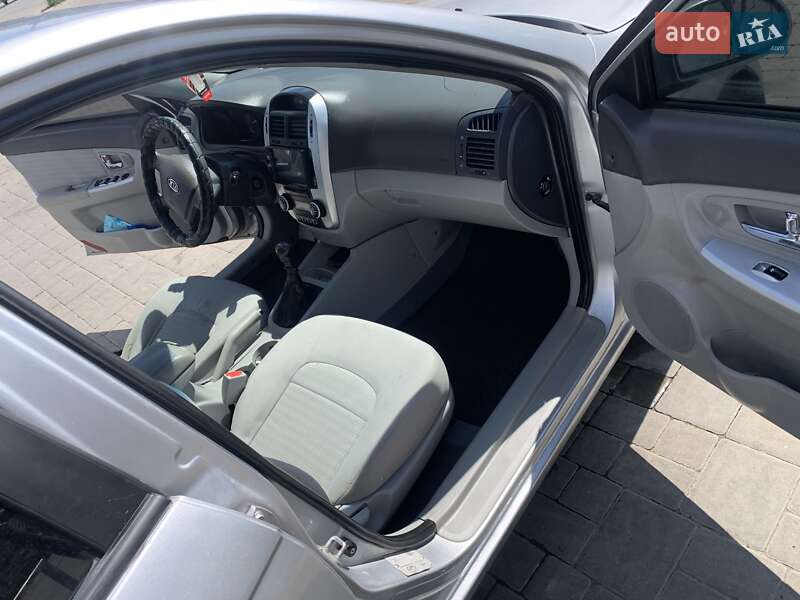 Седан Kia Cerato 2008 в Ужгороде