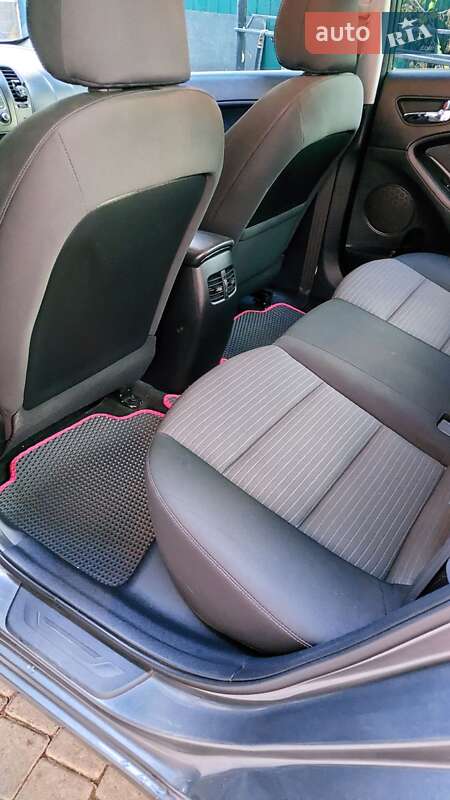 Седан Kia Cerato 2012 в Первомайске