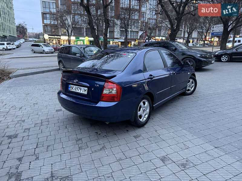Седан Kia Cerato 2006 в Ровно