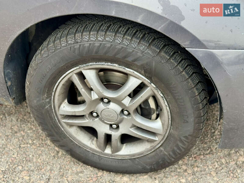 Седан Kia Cerato 2006 в Киеве