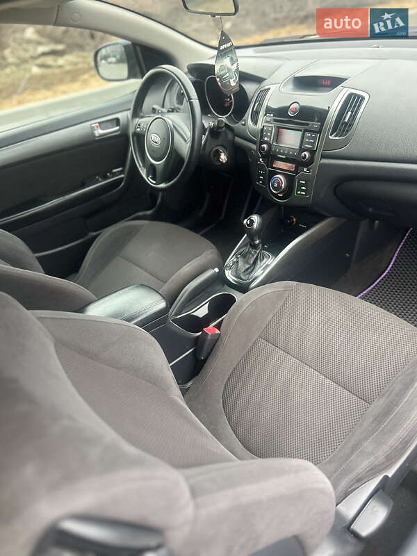 Купе Kia Cerato 2012 в Киеве фото 15 Купе Kia Cerato 2012 в Киеве