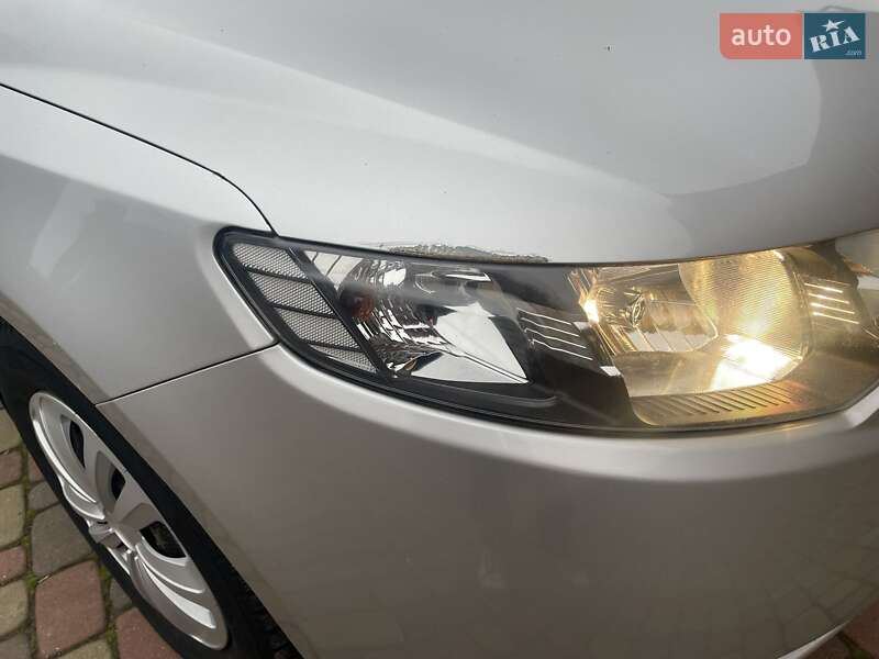 Седан Kia Cerato 2009 в Львове