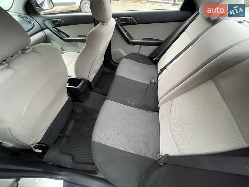 Седан Kia Cerato 2009 в Львове