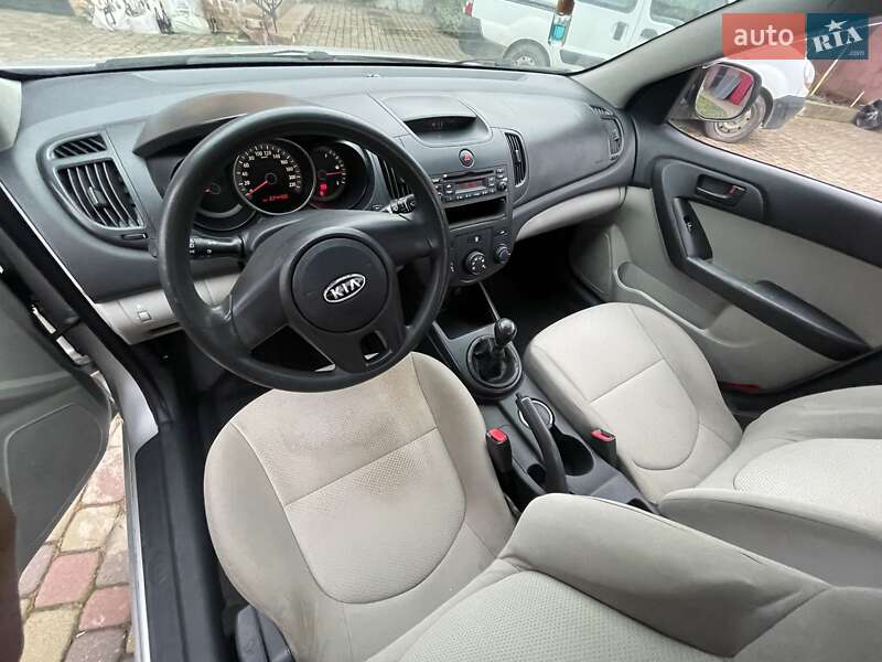 Седан Kia Cerato 2009 в Львове