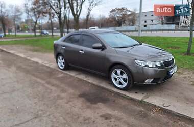 Седан Kia Cerato 2011 в Днепре