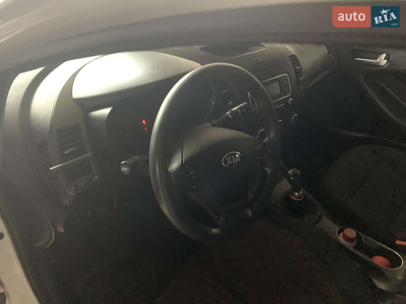 Седан Kia Cerato 2013 в Києві