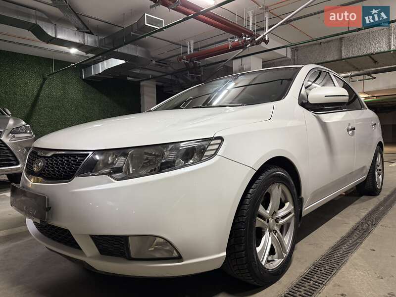 Седан Kia Cerato 2011 в Києві