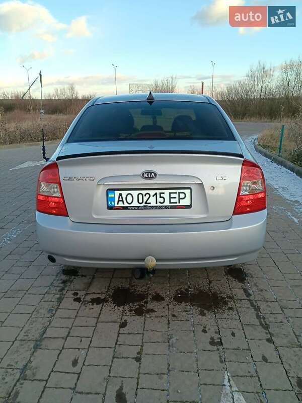 Седан Kia Cerato 2005 в Ужгороді