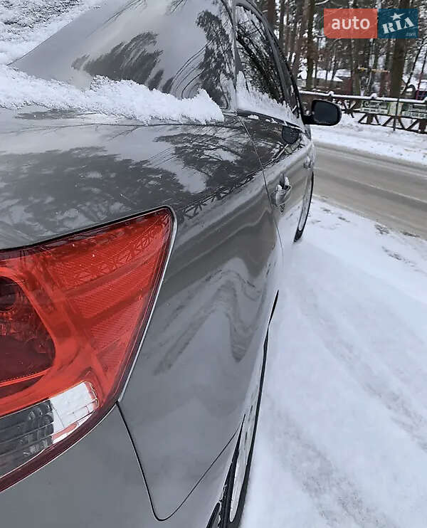 Седан Kia Cerato 2010 в Киеве