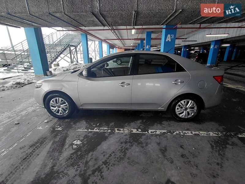 Седан Kia Cerato 2012 в Львове