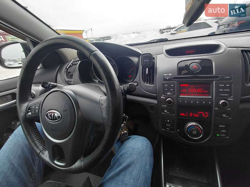Седан Kia Cerato 2012 в Львове