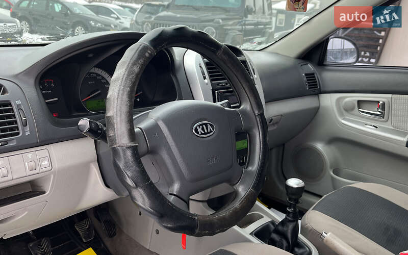 Седан Kia Cerato 2007 в Стрые