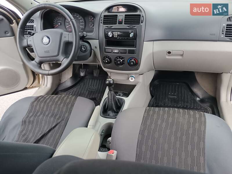 Седан Kia Cerato 2006 в Запорожье