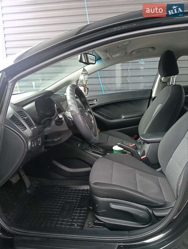 Седан Kia Cerato 2013 в Гостомеле