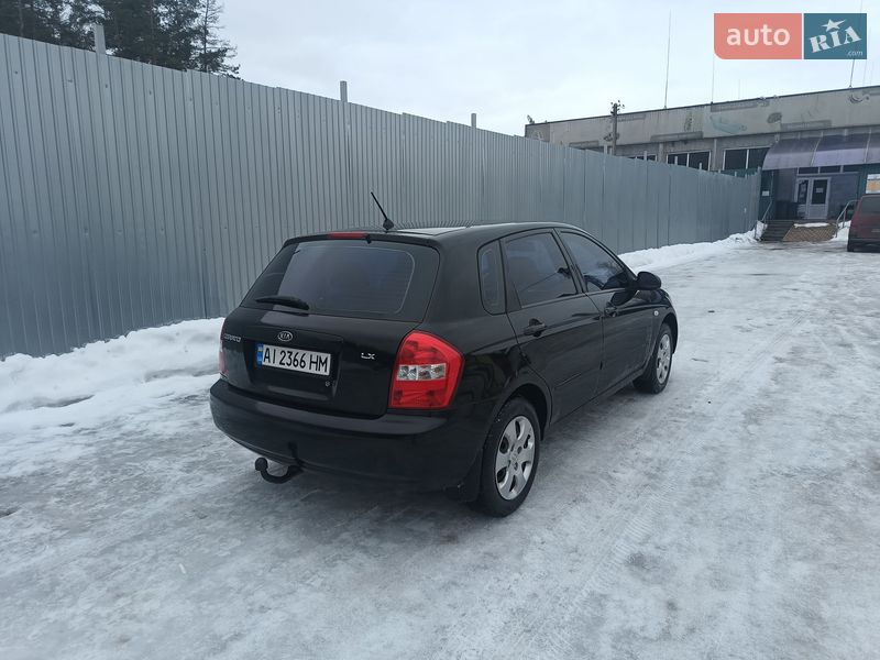 Хэтчбек Kia Cerato 2006 в Обухове