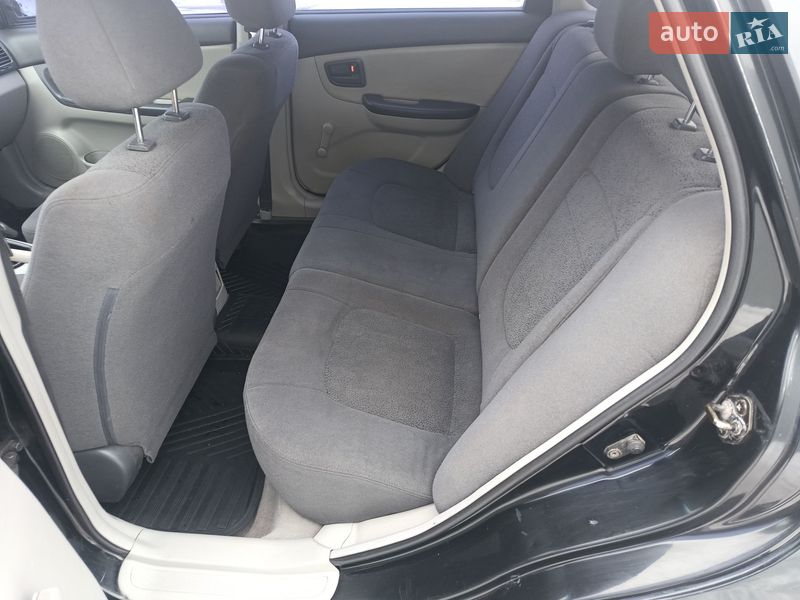 Хэтчбек Kia Cerato 2006 в Обухове