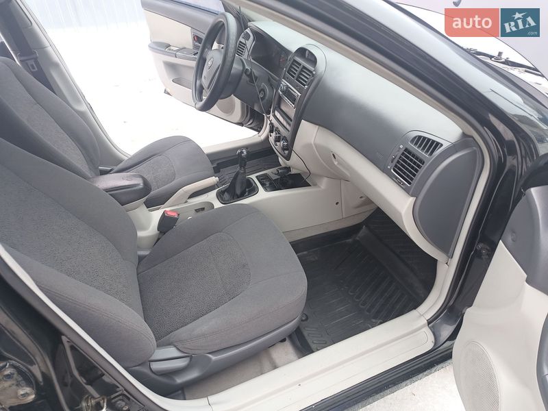 Хэтчбек Kia Cerato 2006 в Обухове