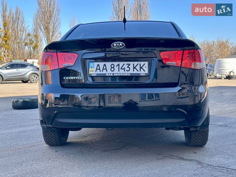 Седан Kia Cerato 2009 в Киеве