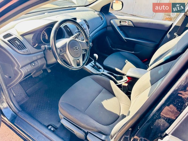 Седан Kia Cerato 2009 в Киеве