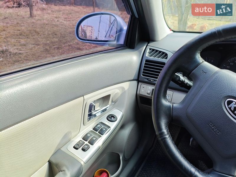 Седан Kia Cerato 2007 в Гусятине